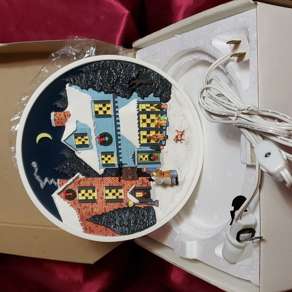 Collectors lighted plate. Rhodes studios. Winter scenery (a3)